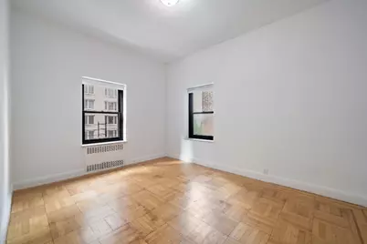 57 W 58th Street #7A, New York City, NY 10019 - Photo 7