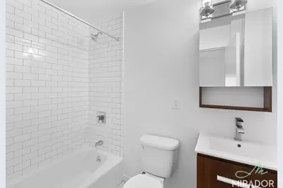 132 E 45th Street #11D, New York, NY 10017 - Photo 7