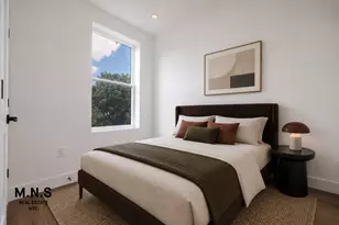 20-14 41st St, New York City, NY 11105 - Photo 3