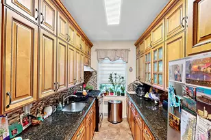 915 E 17th St, Brooklyn, NY 11230 - Photo 3