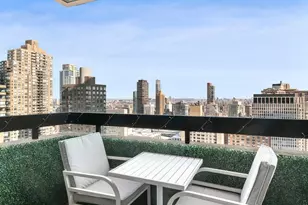 347 W 57th St, New York City, NY 10019 - Photo 3