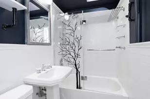 342 E 50th St, New York City, NY 10022 - Photo 5
