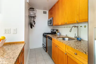 205 W End Avenue #2K, New York, NY 10023 - Photo 3