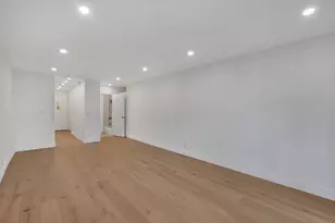 347 W 57th St, New York City, NY 10019 - Photo 3