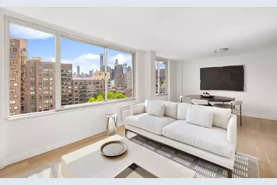 555 Main Street #801, New York City, NY 10044 - Photo 3