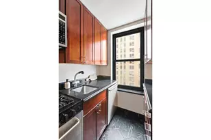 161 W 16th St, New York City, NY 10011 - Photo 3