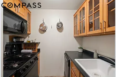 424 W 49th Street #5A, New York, NY 10019 - Photo 9