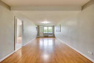 525 Ocean Pkwy, Brooklyn, NY 11218 - Photo 3