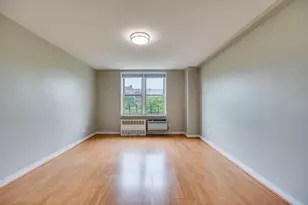 525 Ocean Pkwy, Brooklyn, NY 11218 - Photo 9