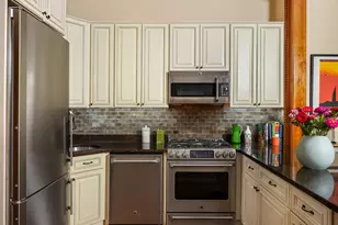 207 Park Pl, New York City, NY 11238 - Photo 3