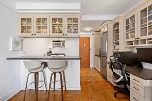 235 W 102nd St, New York City, NY 10025 - Photo 3