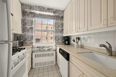 123 E 75th Street #8G, New York City, NY 10021 - Photo 15