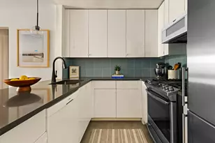 651 Vanderbilt St, New York City, NY 11218 - Photo 3