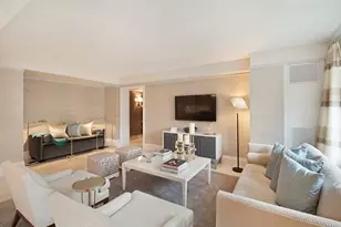 21 E 61st St, New York City, NY 10065 - Photo 3