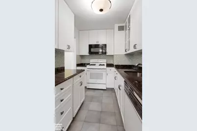 142 W End Avenue #5M, New York, NY 10023 - Photo 5