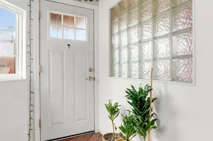 20-11 27th St, New York City, NY 11105 - Photo 9