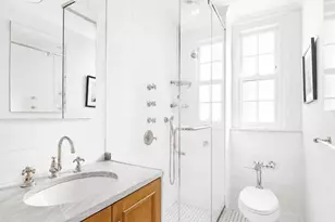 447 E 57th St, New York City, NY 10022 - Photo 7