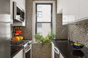 230 E 71st St, New York City, NY 10021 - Photo 3