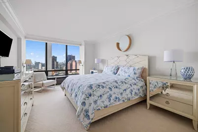 870 United Nations Plaza #22F, New York, NY 10017 - Photo 11