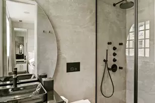 122 Waverly Pl, New York, NY 10011 - Photo 25