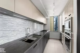 236 E 47th St, New York City, NY 10017 - Photo 11