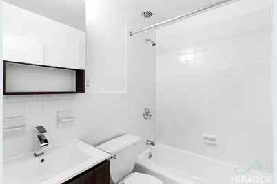 132 E 45th Street #3H, New York, NY 10017 - Photo 5