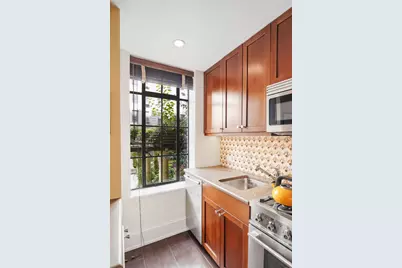333 W 56th Street #2L, New York, NY 10019 - Photo 7