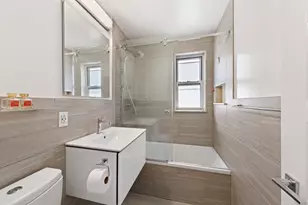 201 E 36th St, New York City, NY 10016 - Photo 9