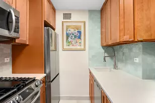 101 W 12th St, New York City, NY 10011 - Photo 5
