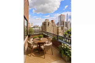211 W 71st St, New York City, NY 10023 - Photo 5