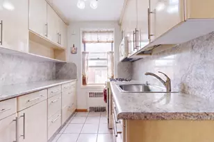 2553 E 7th St, New York City, NY 11235 - Photo 9