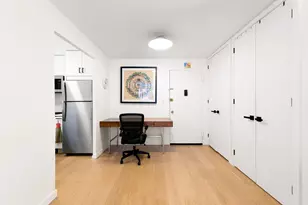 305 E 40th St, New York City, NY 10017 - Photo 5