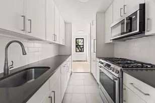 201 E 28th St, New York City, NY 10016 - Photo 3