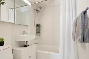 240 E 55th St, New York City, NY 10022 - Photo 7
