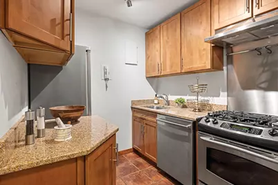 2025 Broadway #18B, New York, NY 10023 - Photo 3