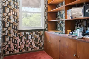1263 E 222nd St, New York City, NY 10469 - Photo 5