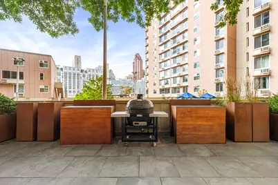 555 Main Street #1311, New York City, NY 10044 - Photo 11