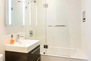 60 Tiffany Pl, New York City, NY 11231 - Photo 11