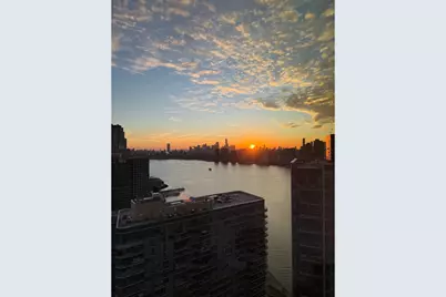 4545 Center Boulevard #3714, New York City, NY 11101 - Photo 5