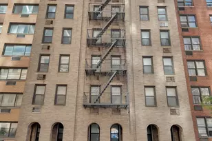 314 W 56th St, New York City, NY 10019 - Photo 9