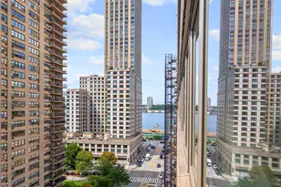 315 W 70th St, New York City, NY 10023 - Photo 5