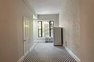 318 W 106th St, New York City, NY 10025 - Photo 3