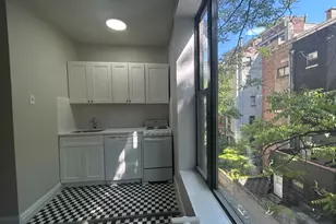 318 W 106th St, New York City, NY 10025 - Photo 3
