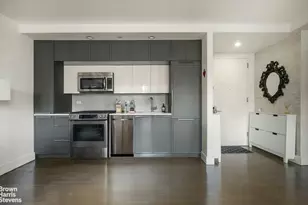432 W 52nd St, New York City, NY 10019 - Photo 3