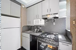 10 Mitchell Pl, New York City, NY 10017 - Photo 5