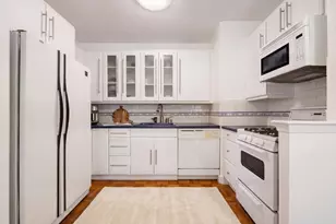 200 E 61st St, New York City, NY 10065 - Photo 9