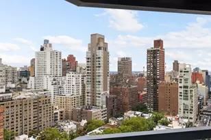 200 E 61st St, New York City, NY 10065 - Photo 5
