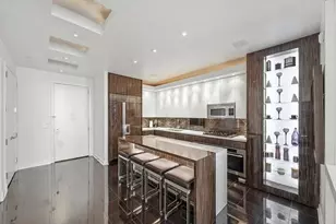 230 W 56th St, New York City, NY 10019 - Photo 17