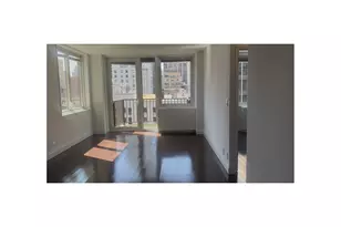 212 E 47th St, New York, NY 10017 - Photo 1