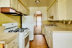 1842 Schieffelin Ave, Bronx, NY 10466 - Photo 17